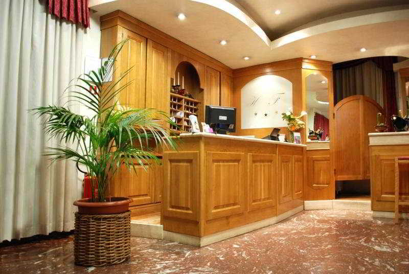 Hotel Franchi Флоренция Интерьер фото